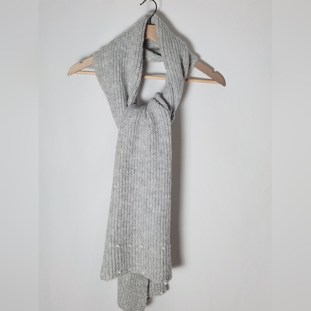 Anne Taylor Chunky Gray Knit Scarf With Pearl Accents